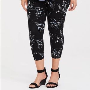 Brand New Torrid Pixie Pant Floral